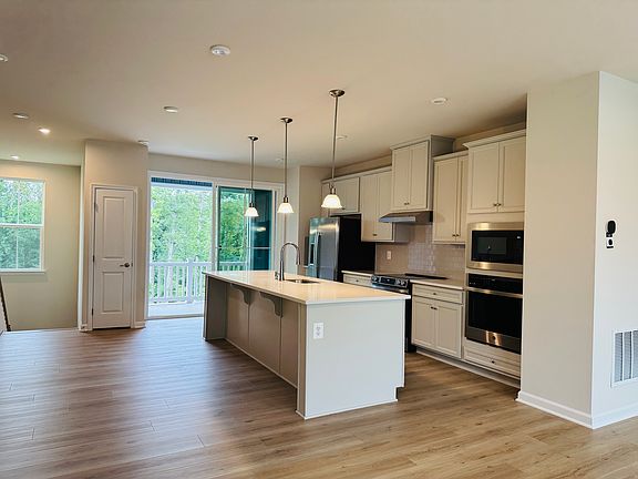 4th image of 4843 Berryfield Ln