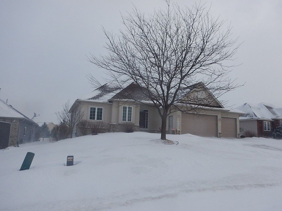 1st image of 403 Redpoll Ave SE