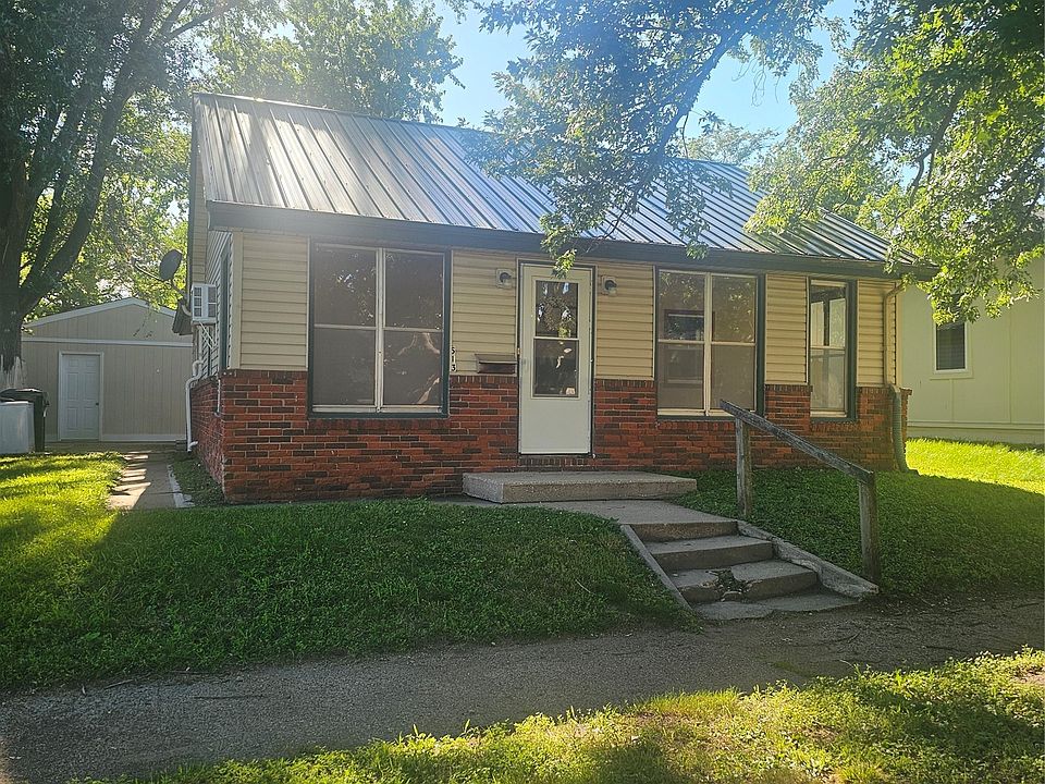 1st image of 513 3rd St