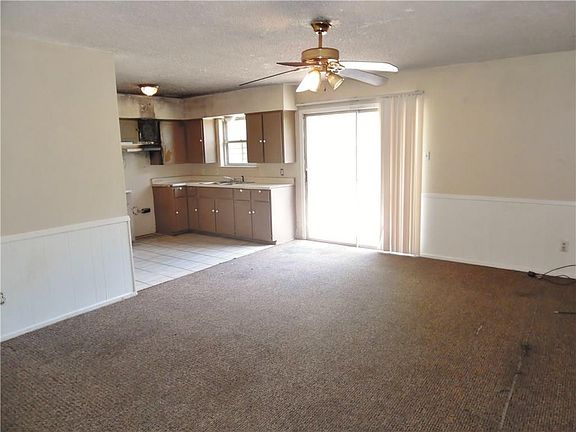 3rd image of 3621 Cobblestone Dr