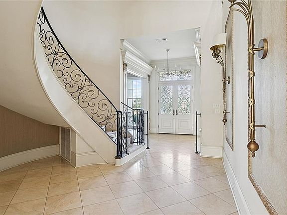 5th image of 102 Green Trails Dr