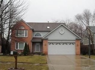 691 N Newkirk Ln, Palatine, IL 60074