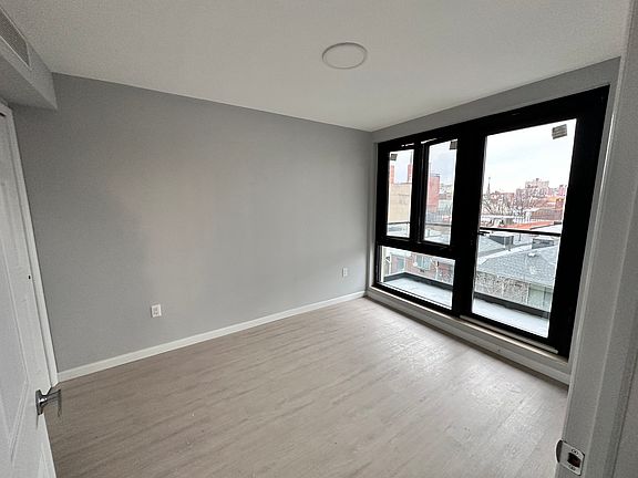 3rd image of 13509 37th Ave #4A