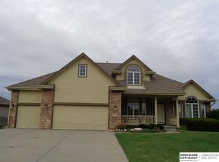 2004 N Longview St, Papillion, NE 68133