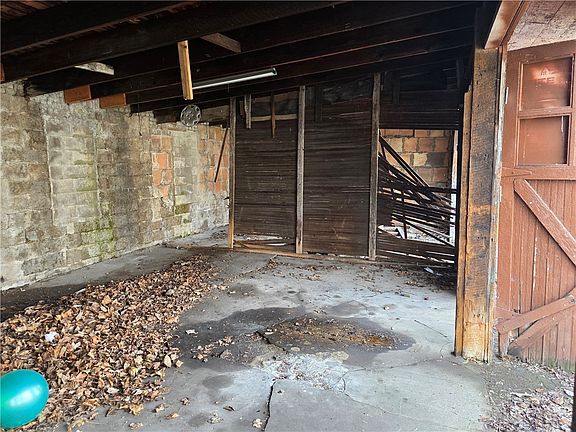 3rd image of 97 Rohr St