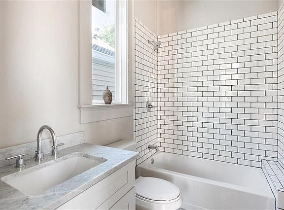 3rd image of 4934 Annunciation St