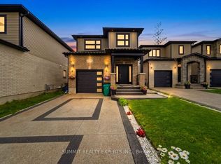 935 Chapel Hill Ct, Kitchener, ON N2R0P4