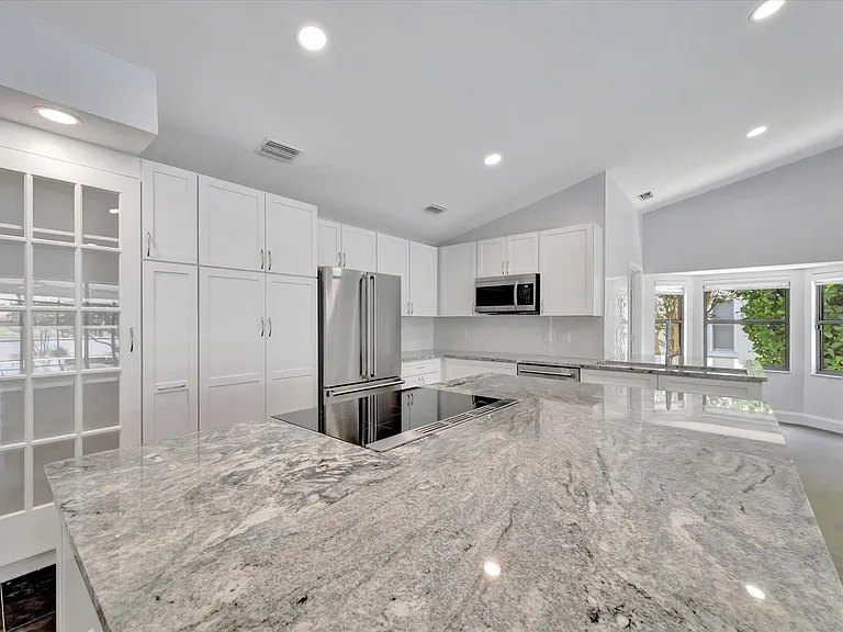 6044 Marella Dr — Photo 12