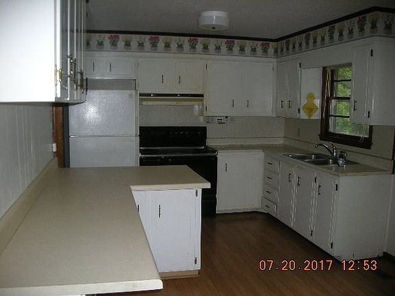 3rd image of 827 Old Graniteville Hwy
