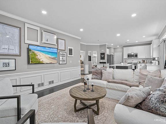 3rd image of 971 Heartland Park Ln