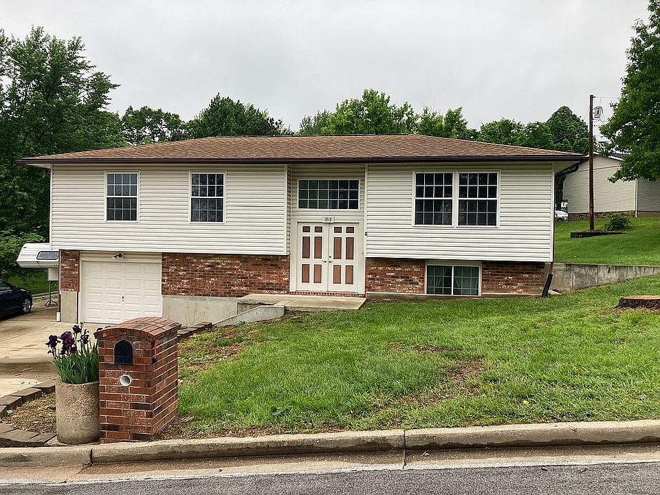 2nd image of 1313 Hillview Dr