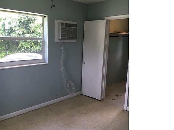 4th image of 4624 SW 65th Ave APT 4