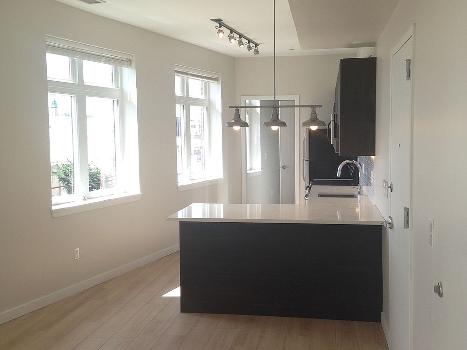 1st image of 18 W Girard Ave APT 305