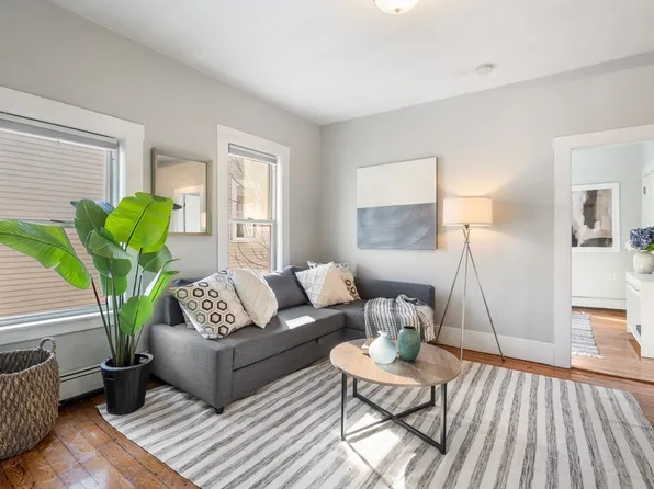 321 Columbia St #3, Cambridge, MA 02141