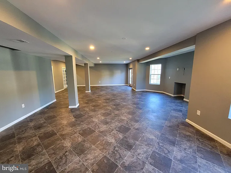 15406 Sir Edwards Dr — Photo 32