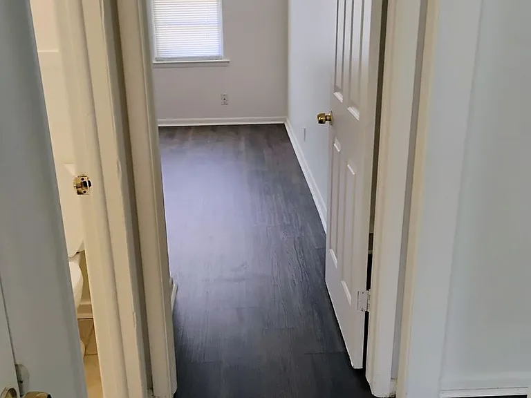 4417 E Linwood Blvd — Photo 5
