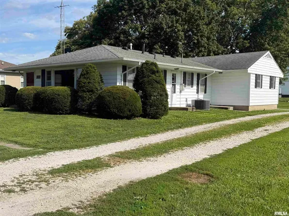 409 Prairie St, Adair, IL 61411