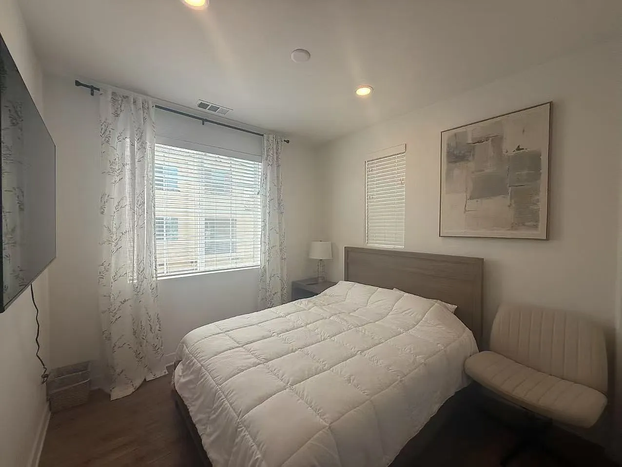 4 bed, 1877 sqft, $1,300 — Photo 3