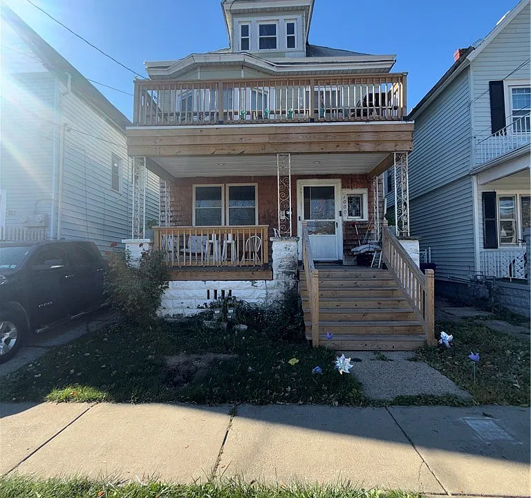 1000 West Ave