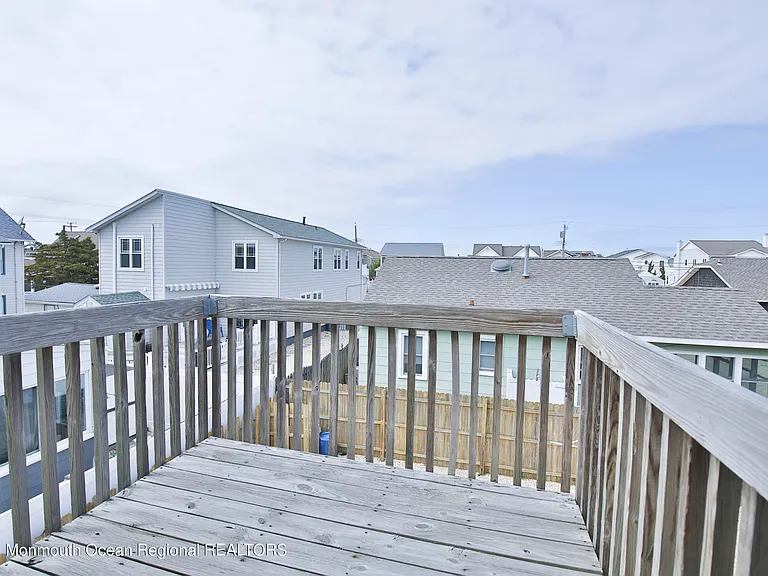 21 Brown Ave — Photo 38