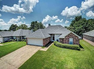 590 Acorn Ln, Brandon, MS 39047