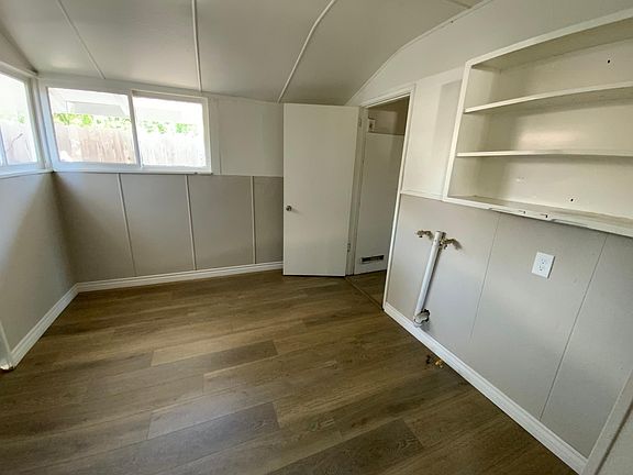 5th image of 4609 E 52nd Pl