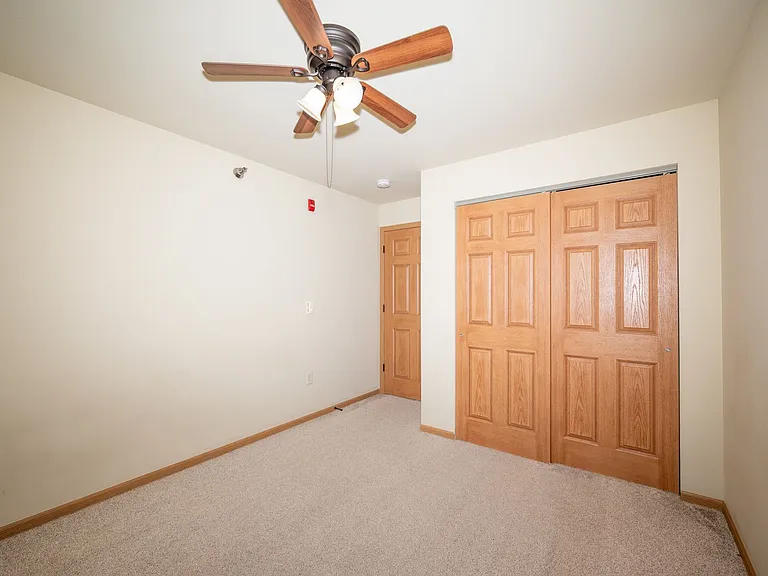 Berry Pointe Luxury Apartments — Photo 15