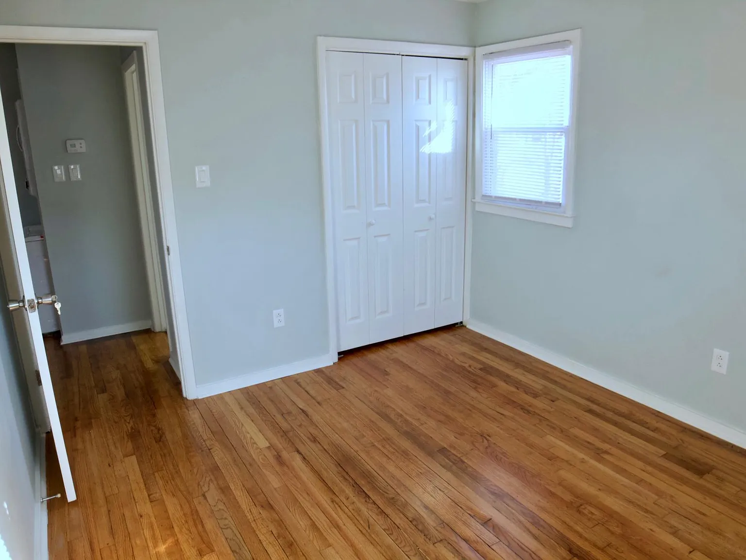 3 bed, 864 sqft, $1,700 — Photo 3