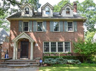 4533 N Murray Ave, Whitefish Bay, WI 53211