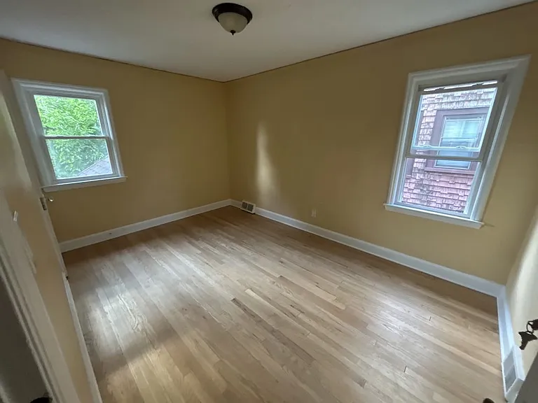 17409 Warrington Dr — Photo 11