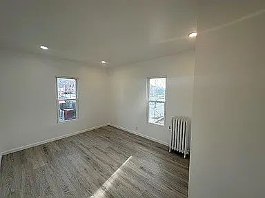 4th image of 170 Bracewell Ave #1