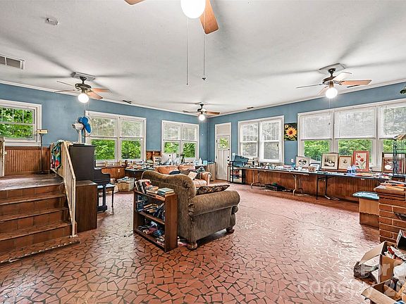 5th image of 1116 Medlin Rd