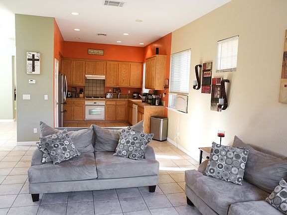 3rd image of 1591 Peony Dr