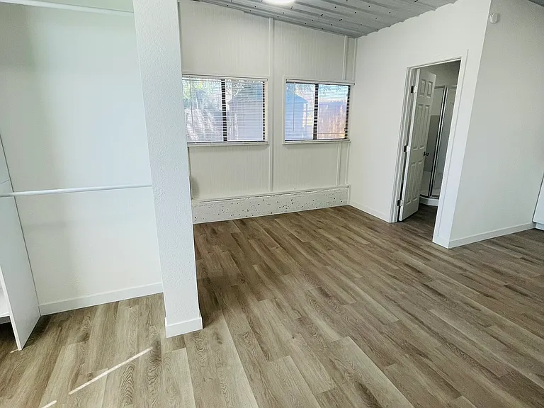 715 Winston Dr #C — Photo 13