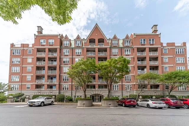 1st image of 130 Oceana Dr W APT 4C