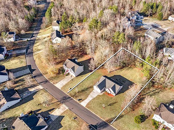 3rd image of 210 Long Creek Dr