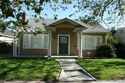 1248 W Elm St photo 1