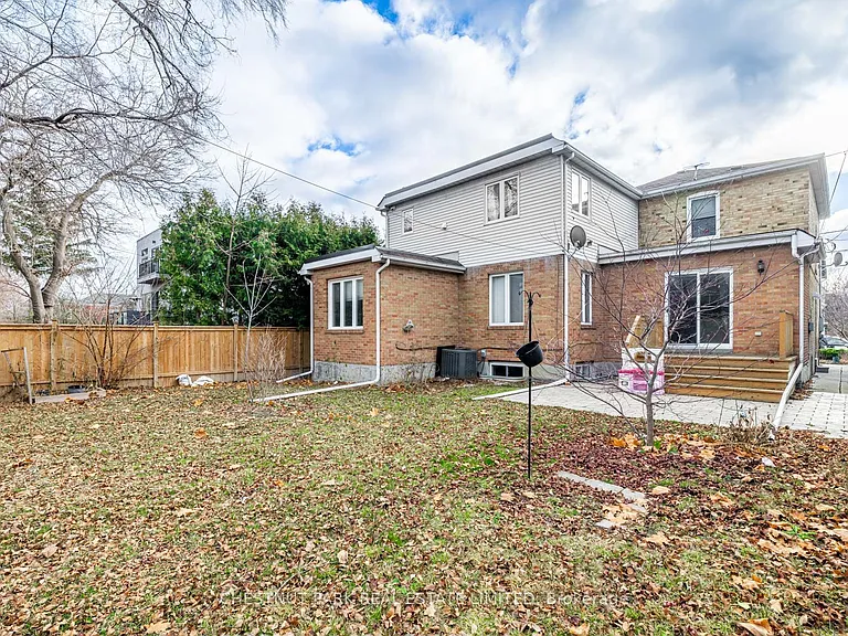 562 Deloraine Ave — Photo 23