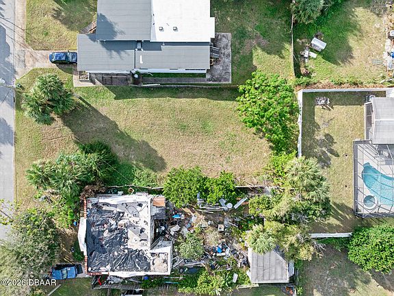 3rd image of 339 Manhattan Ave