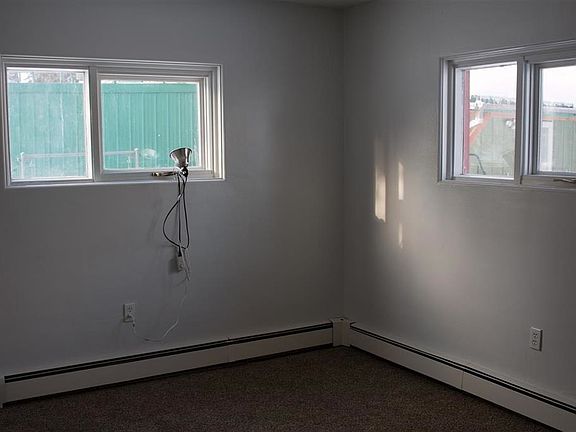 4th image of 516 Farewell Ave