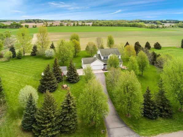 N5852 1242nd St, Prescott, WI 54021