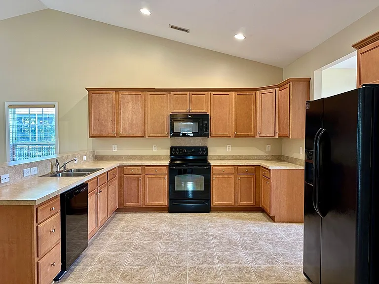 219 Highwoods Plantation Ave — Photo 2