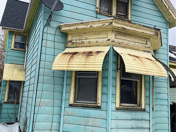 2nd image of 428 Clifford Ave