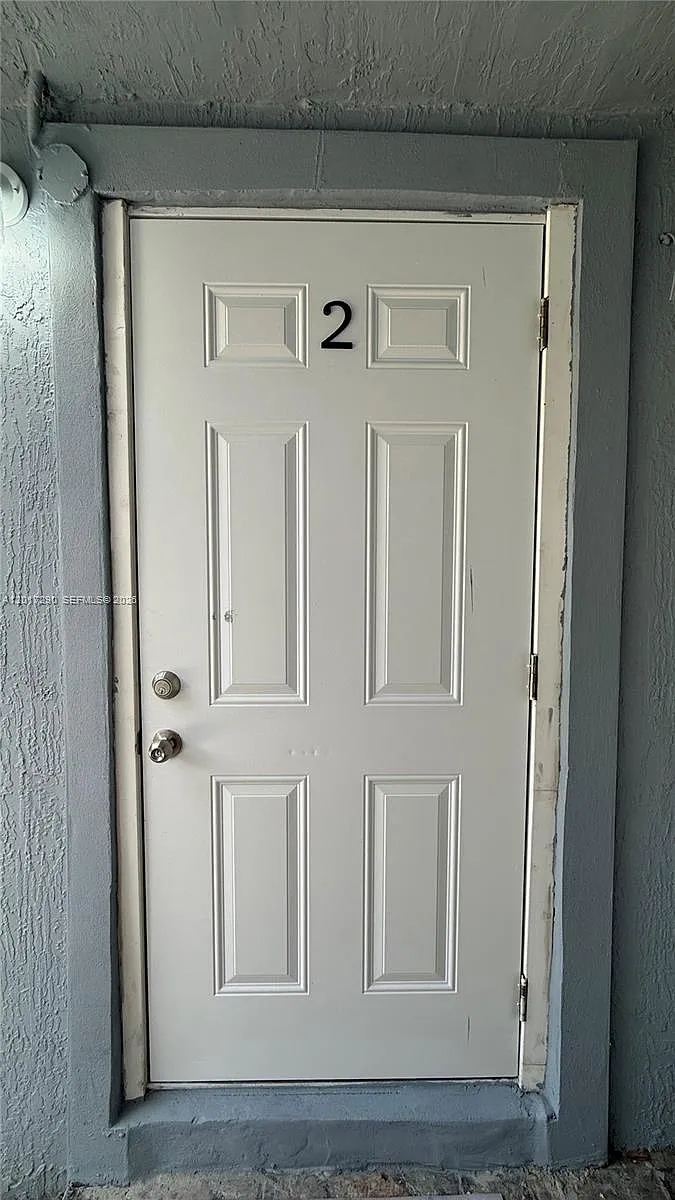 Building Photo - 211 SW 10th Ave #2