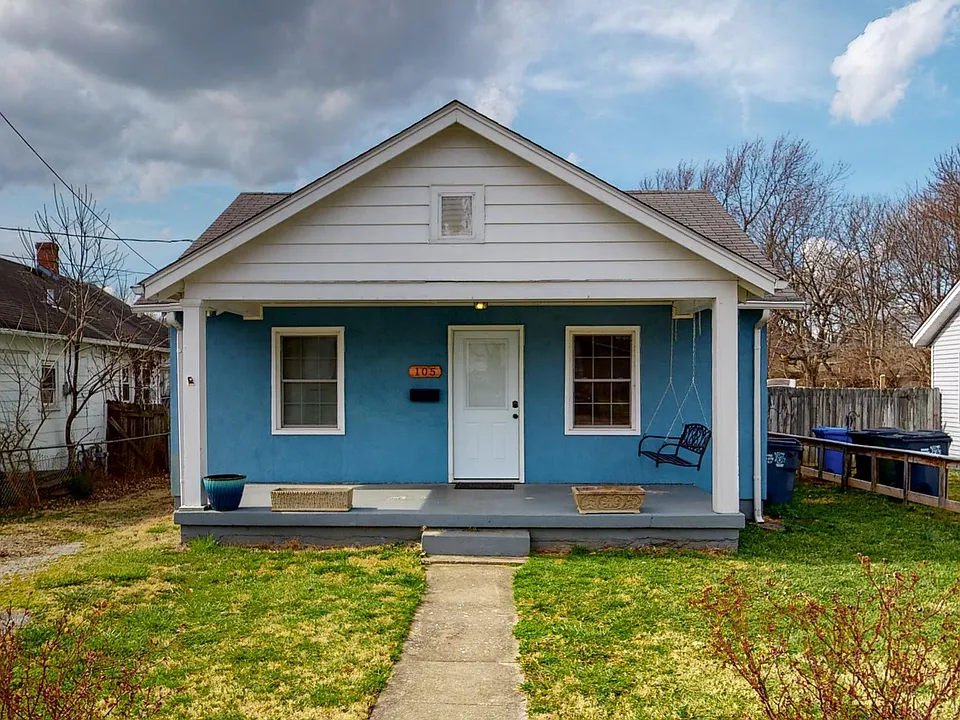 105 Woods Ave