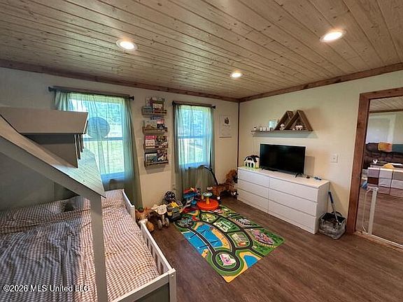 4th image of 2321 Hamilton Rd