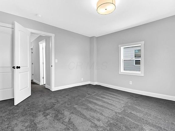 5th image of 80 W Park Ave