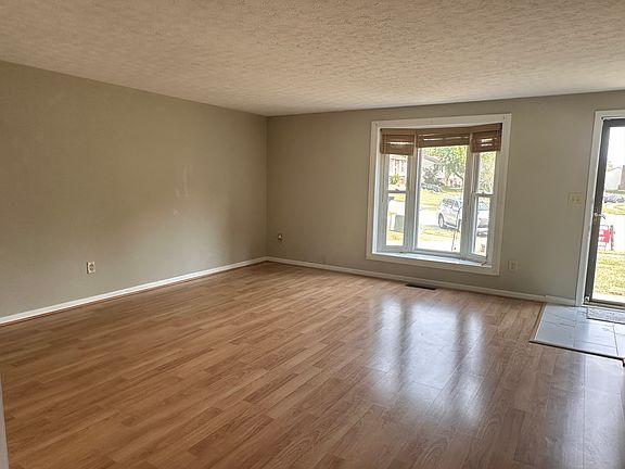3rd image of 6690 Fernshire Ct