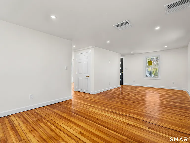 152 Partrick Ave — Photo 18