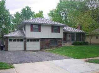 809 NE Chestnut St, Lees Summit, MO 64086